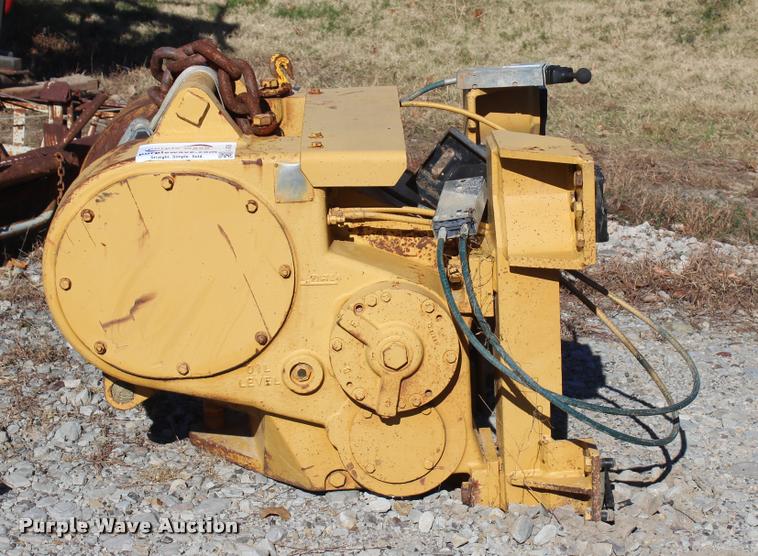 Dozer winch in Eufaula, OK Item L4928 sold Purple Wave