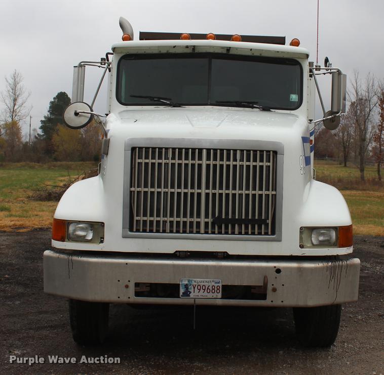 image for item L4934 1995 International 9200 dump truck
