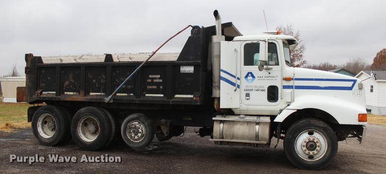 image for item L4934 1995 International 9200 dump truck