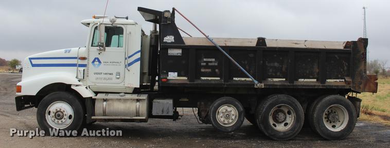 image for item L4934 1995 International 9200 dump truck