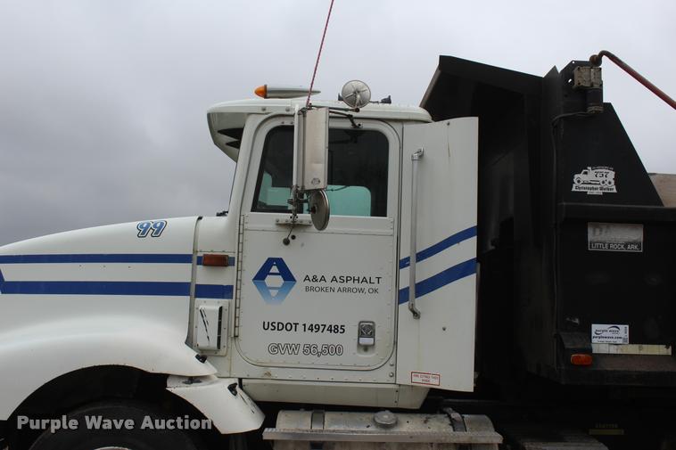 image for item L4934 1995 International 9200 dump truck