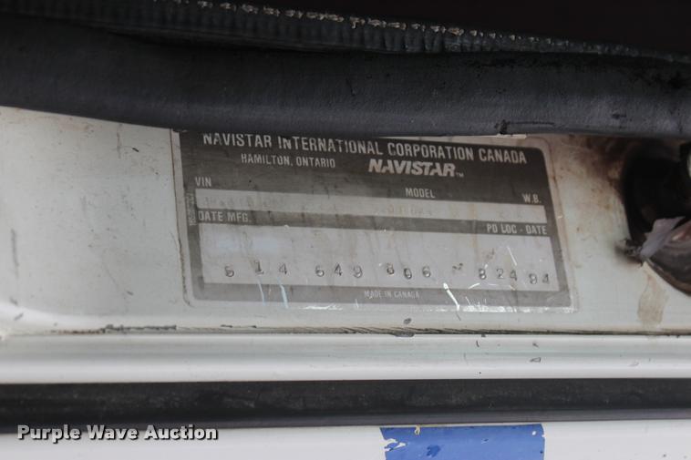 image for item L4934 1995 International 9200 dump truck