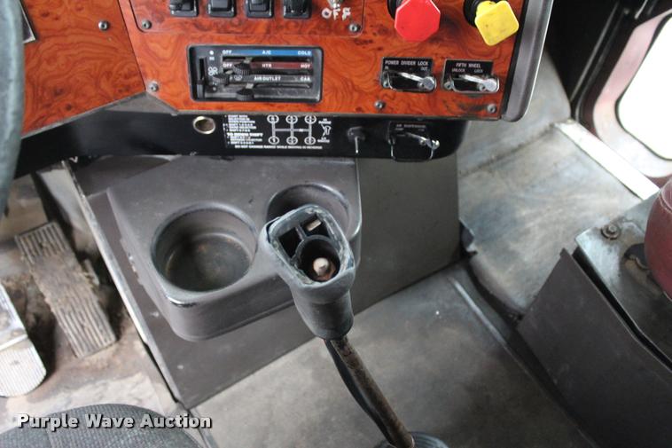 image for item L4934 1995 International 9200 dump truck