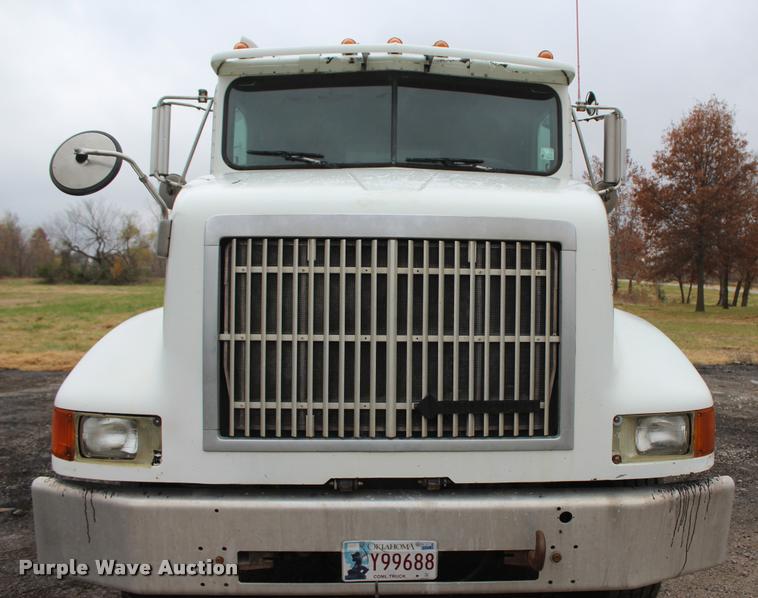 image for item L4934 1995 International 9200 dump truck