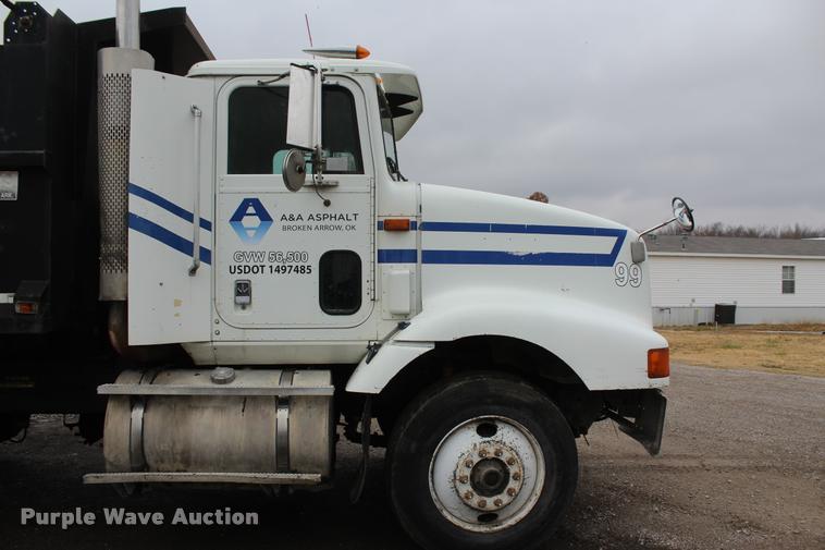 image for item L4934 1995 International 9200 dump truck