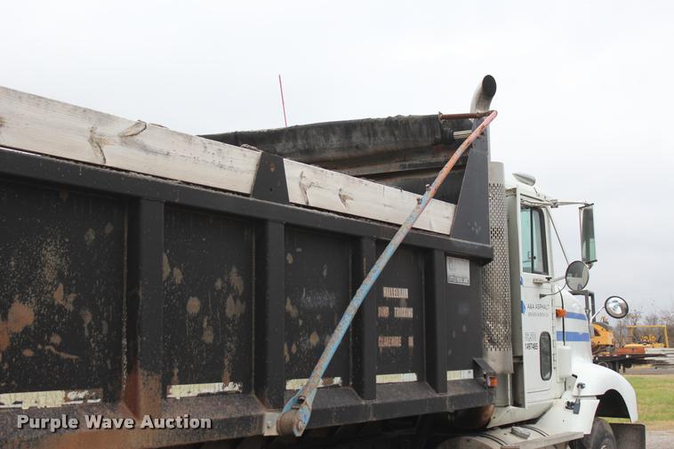 image for item L4934 1995 International 9200 dump truck
