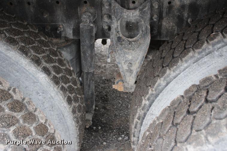 image for item L4934 1995 International 9200 dump truck