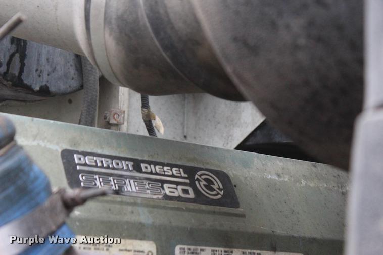 image for item L4934 1995 International 9200 dump truck