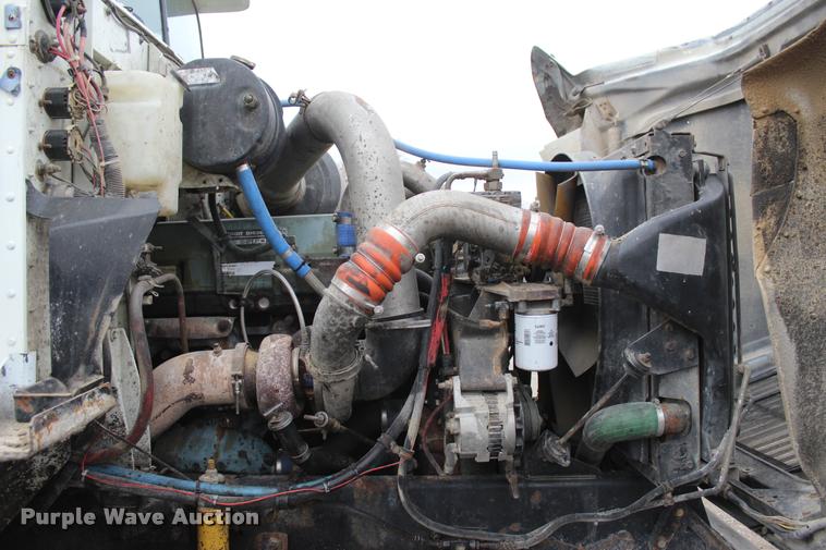 image for item L4934 1995 International 9200 dump truck