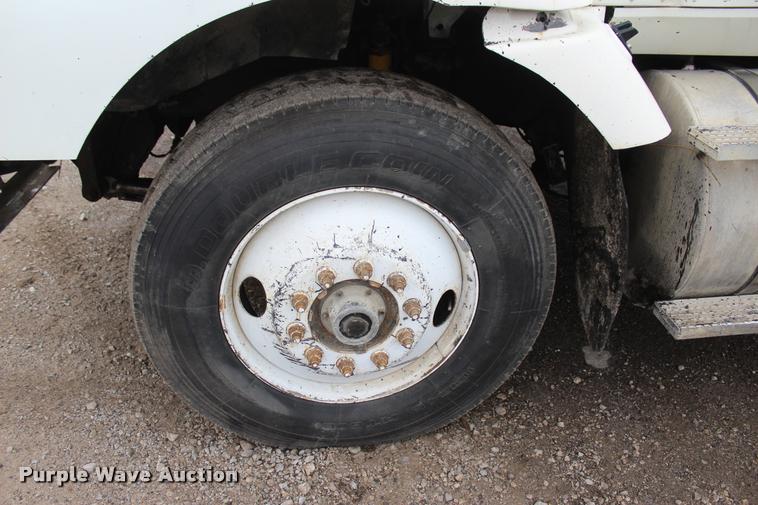 image for item L4934 1995 International 9200 dump truck