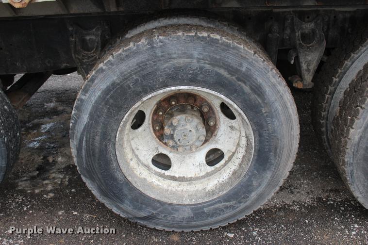 image for item L4934 1995 International 9200 dump truck