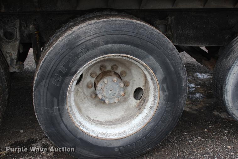 image for item L4934 1995 International 9200 dump truck