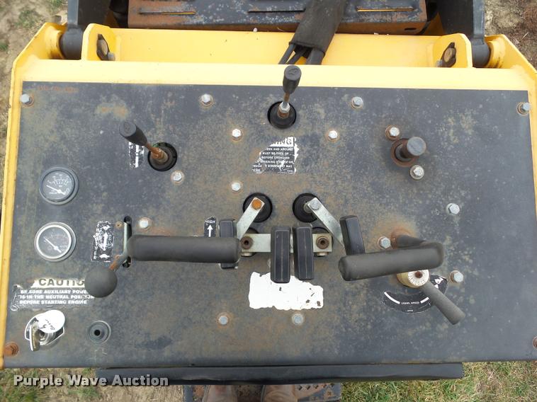 image for item L5528 2006 Boxer TL427 compact utility loader