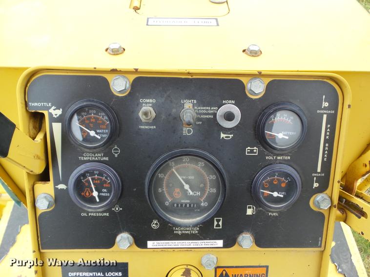 image for item L5529 1992 Vermeer V8050 cable plow