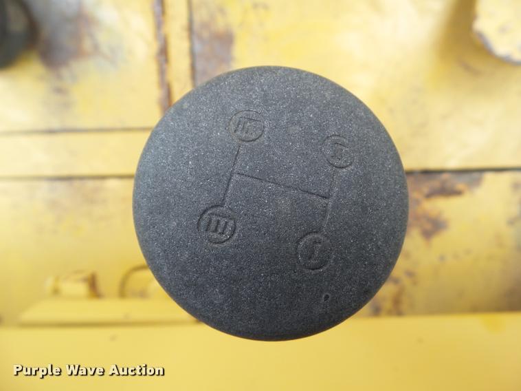 image for item L5529 1992 Vermeer V8050 cable plow