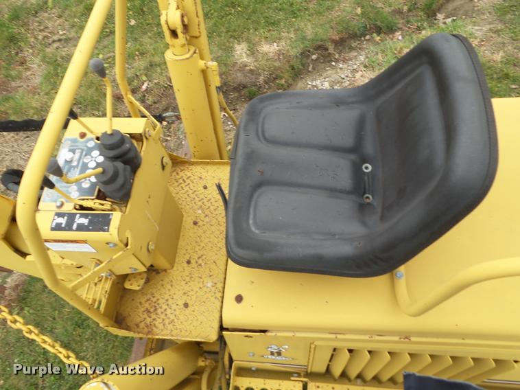 image for item L5529 1992 Vermeer V8050 cable plow