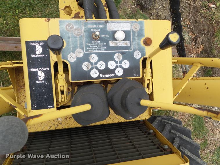 image for item L5529 1992 Vermeer V8050 cable plow