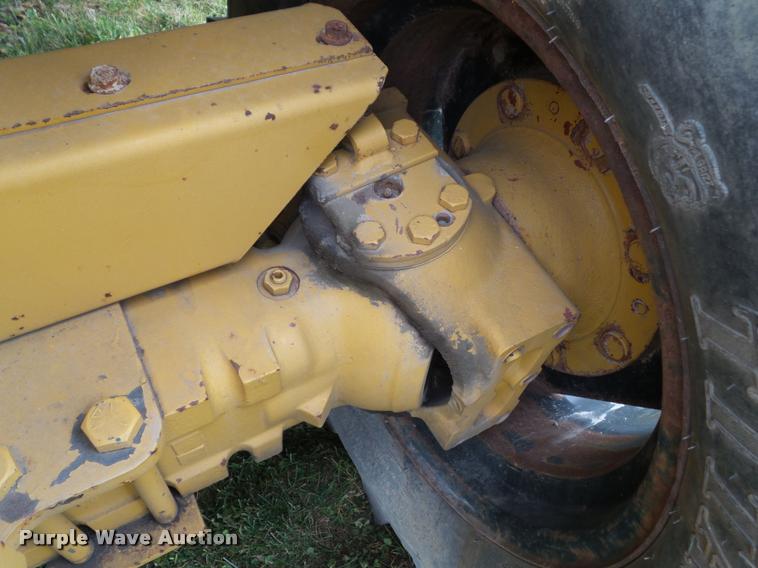 image for item L5529 1992 Vermeer V8050 cable plow