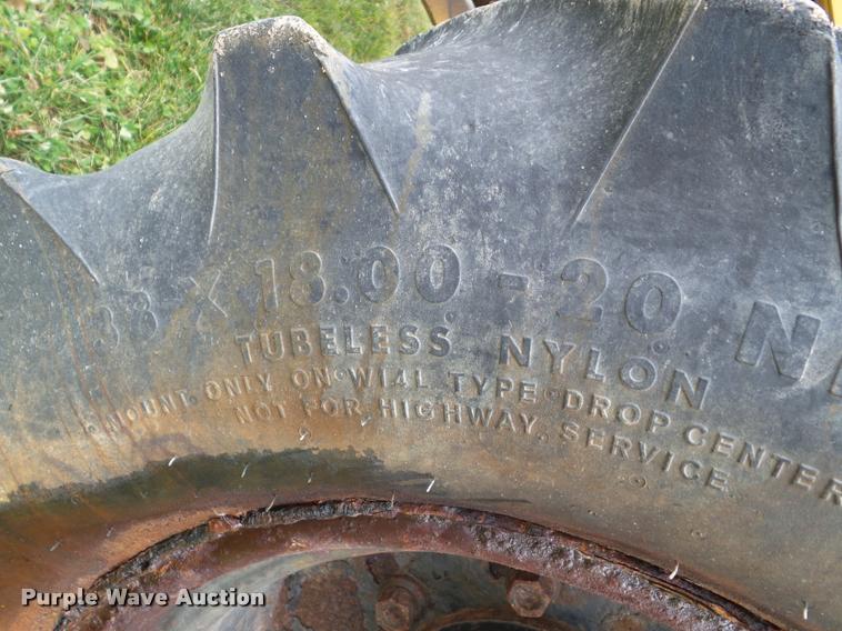 image for item L5529 1992 Vermeer V8050 cable plow