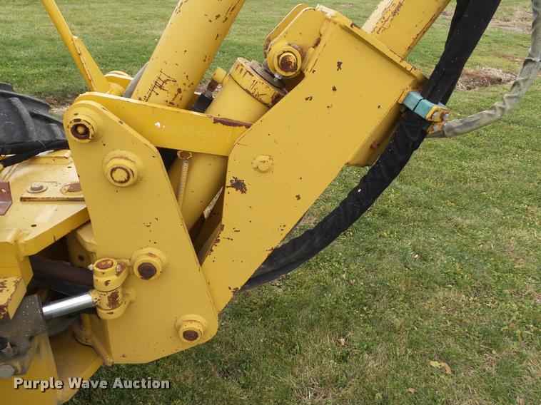 image for item L5529 1992 Vermeer V8050 cable plow