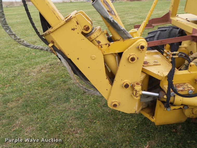 image for item L5529 1992 Vermeer V8050 cable plow