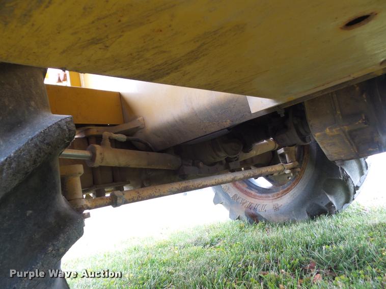 image for item L5529 1992 Vermeer V8050 cable plow