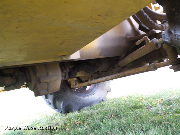 image for item L5529 1992 Vermeer V8050 cable plow