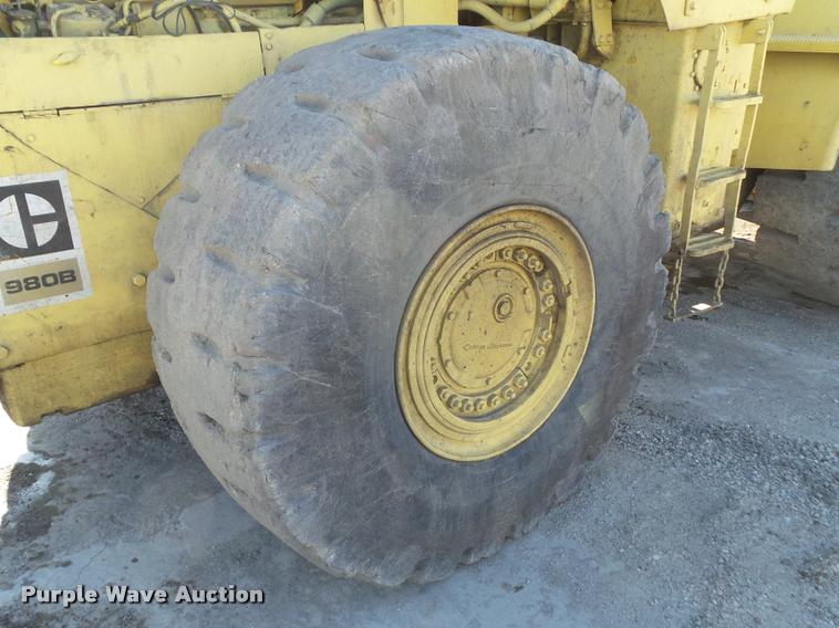 image for item L5535 1976 Caterpillar 980B wheel loader
