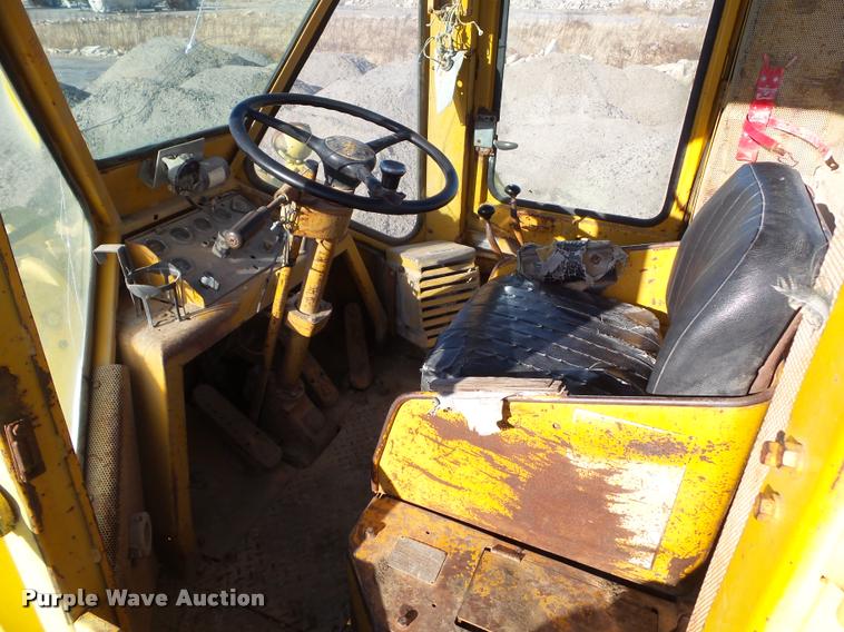 image for item L5535 1976 Caterpillar 980B wheel loader