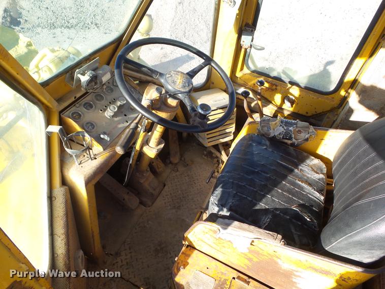 image for item L5535 1976 Caterpillar 980B wheel loader