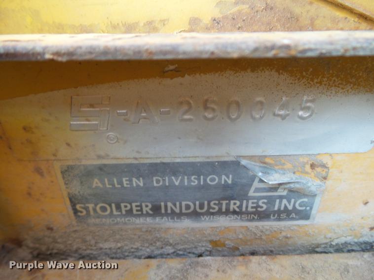 image for item L5535 1976 Caterpillar 980B wheel loader