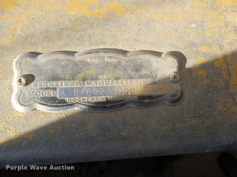 image for item L5535 1976 Caterpillar 980B wheel loader