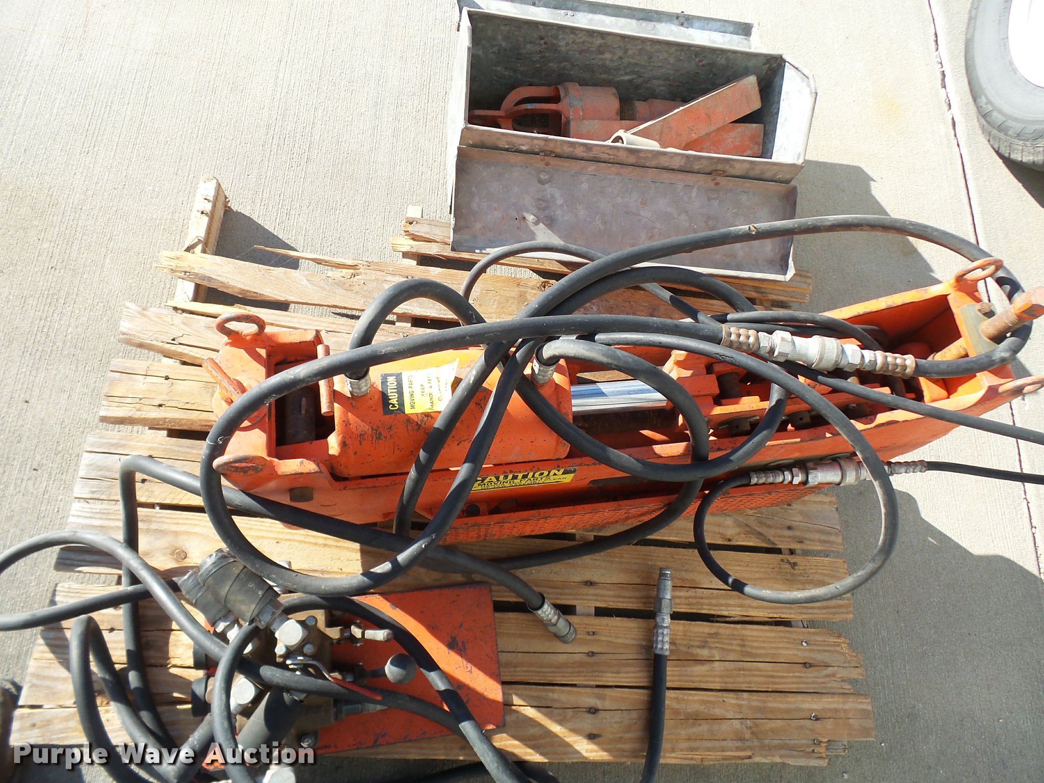 Elephant Industries E5M hydraulic pipe pusher in Pleasant Hill, MO