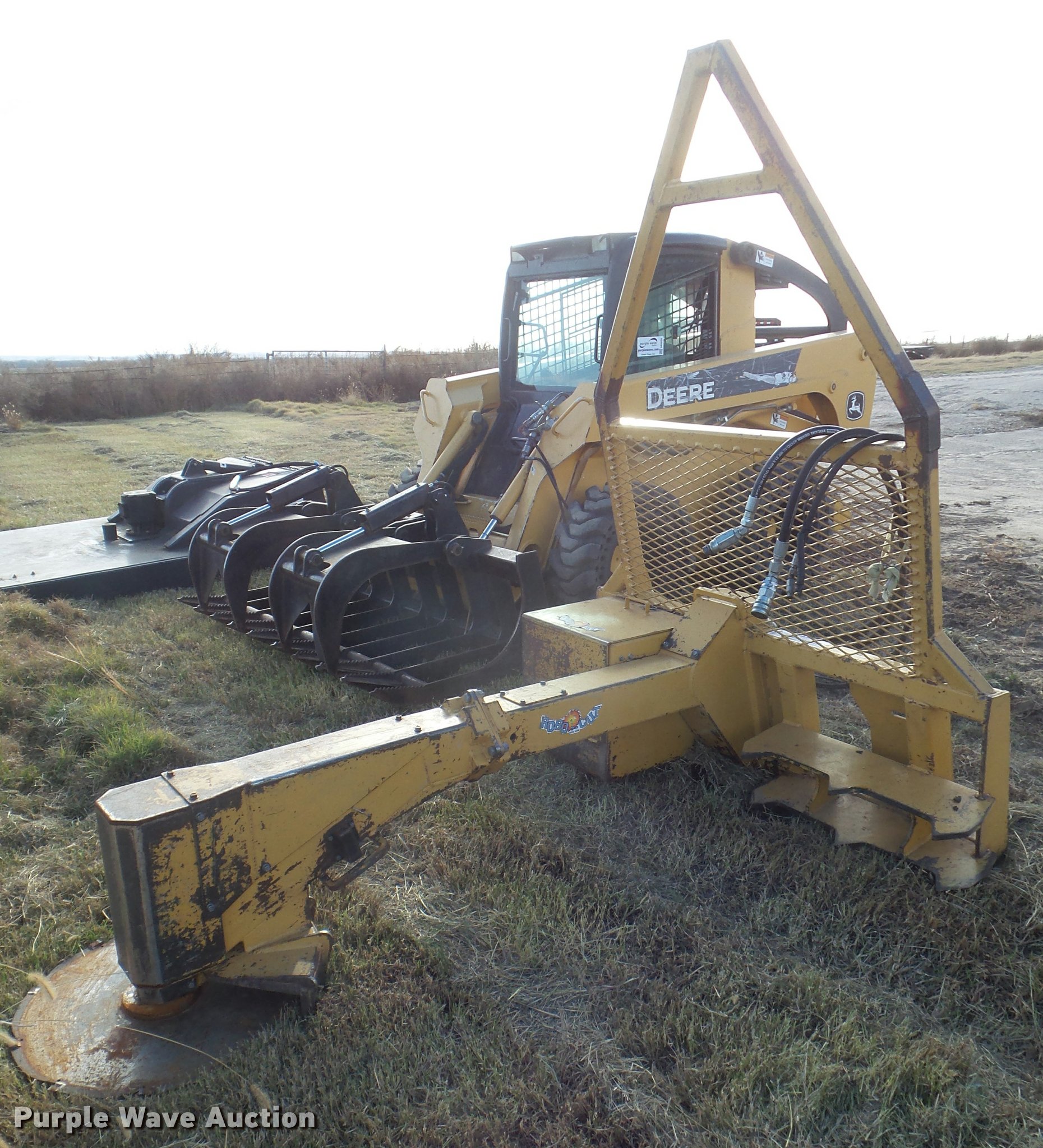 2011 RoboCut RC26ERMR skid steer tree saw in Lincoln, KS Item DA5023
