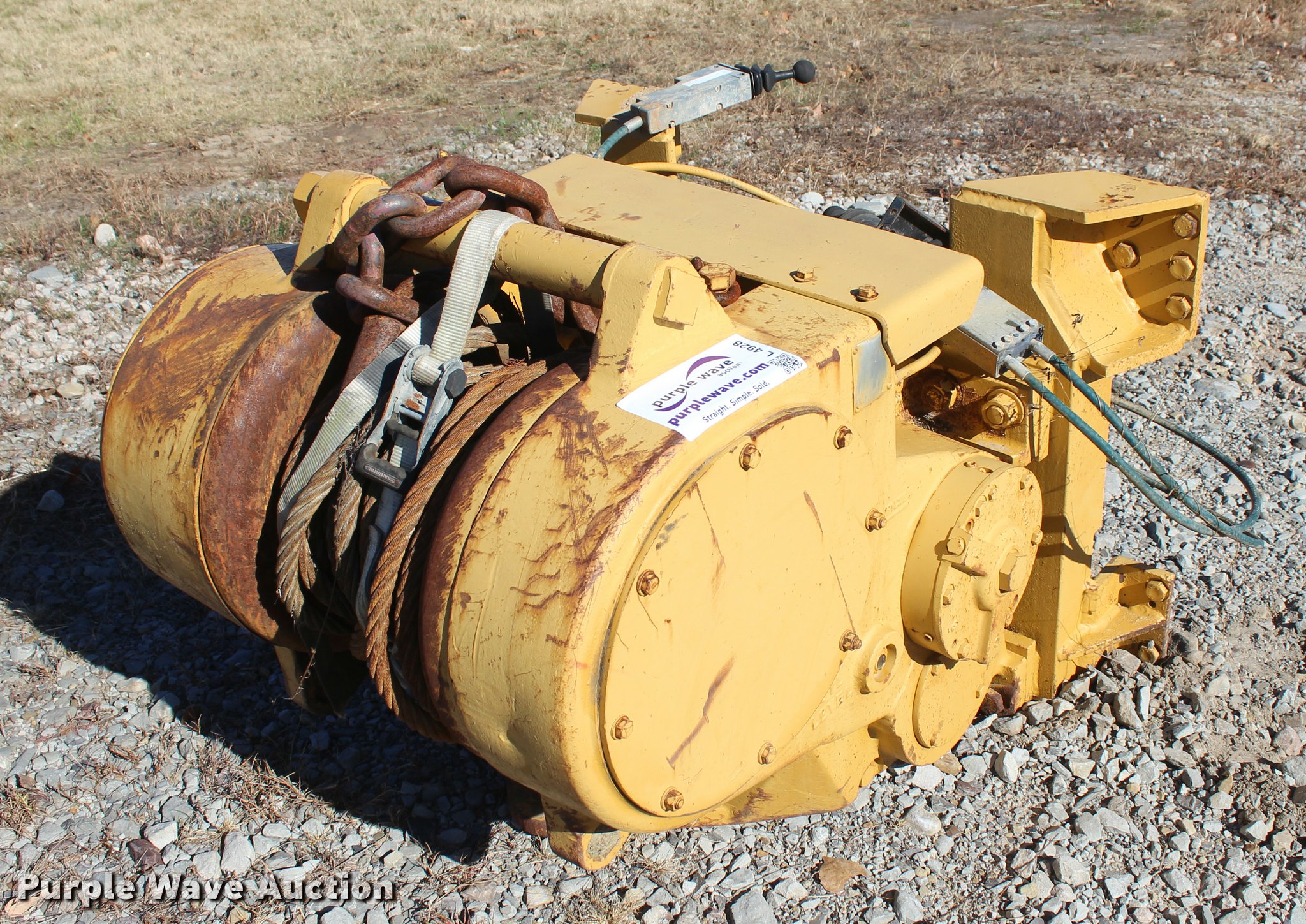 Dozer winch in Eufaula, OK Item L4928 sold Purple Wave