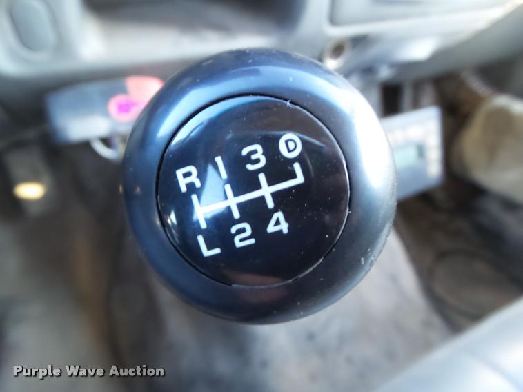 image for item L5533 2004 Ford F550 Super Duty service truck with crane