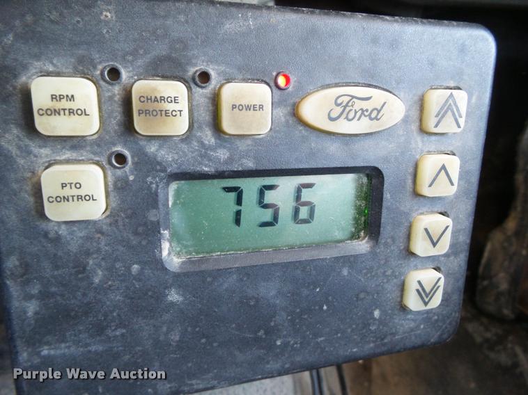 image for item L5533 2004 Ford F550 Super Duty service truck with crane