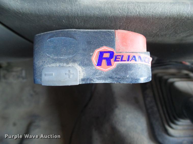 image for item L5533 2004 Ford F550 Super Duty service truck with crane