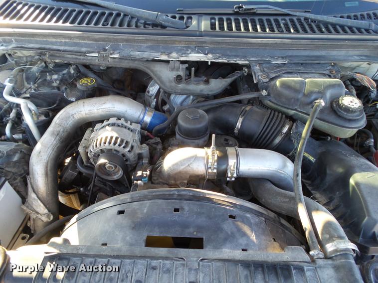 image for item L5533 2004 Ford F550 Super Duty service truck with crane