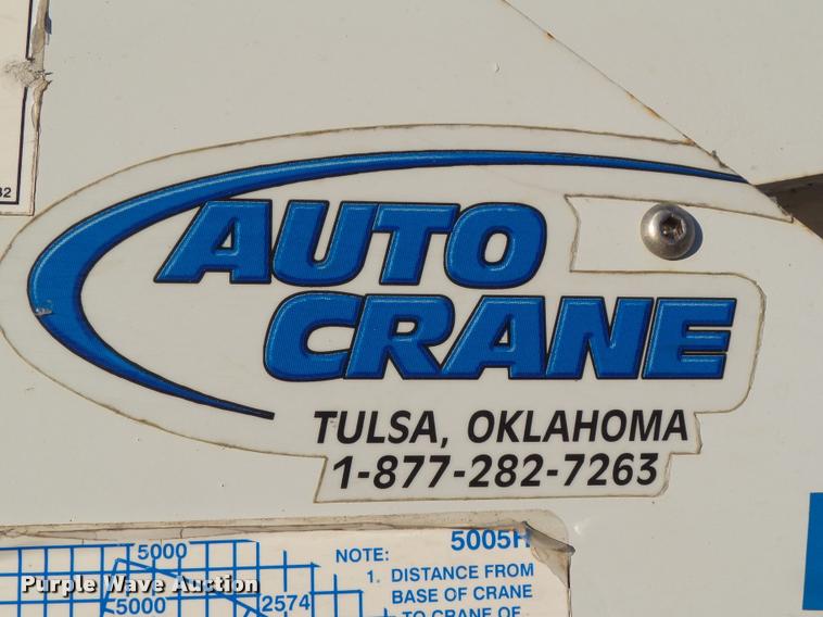 image for item L5533 2004 Ford F550 Super Duty service truck with crane