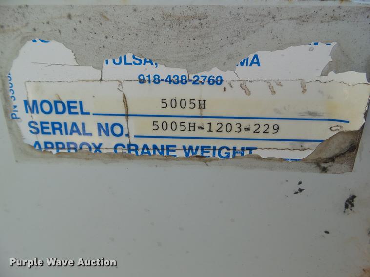 image for item L5533 2004 Ford F550 Super Duty service truck with crane