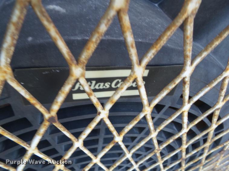 image for item L5533 2004 Ford F550 Super Duty service truck with crane