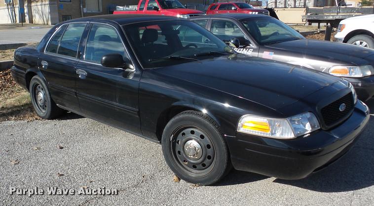 image for item AG9285 2009 Ford Crown Victoria Police Interceptor