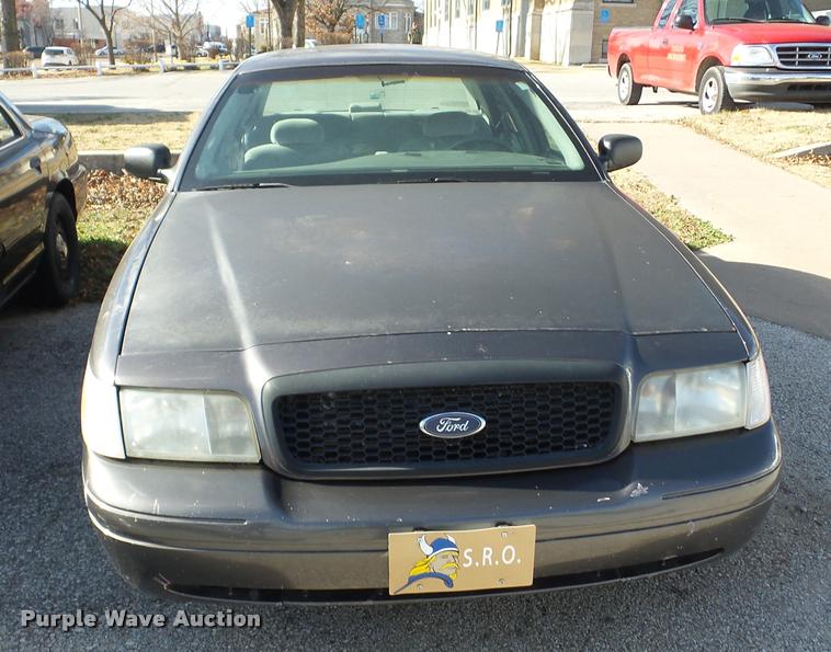 image for item AG9286 2001 Ford Crown Victoria Police Interceptor