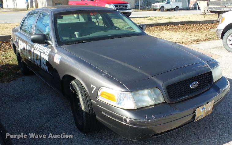 image for item AG9286 2001 Ford Crown Victoria Police Interceptor