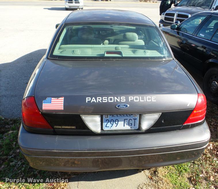 image for item AG9286 2001 Ford Crown Victoria Police Interceptor