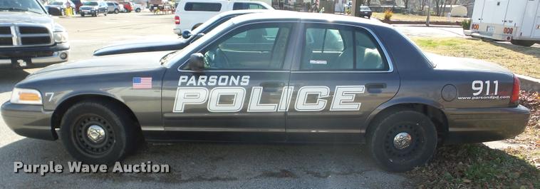 image for item AG9286 2001 Ford Crown Victoria Police Interceptor