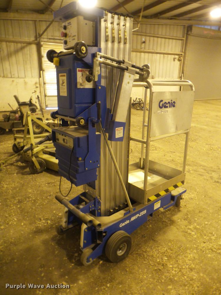 image for item AP9557 1999 Genie AWP-25S man lift