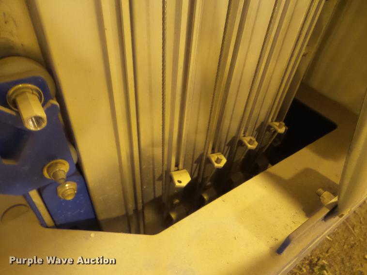 image for item AP9557 1999 Genie AWP-25S man lift