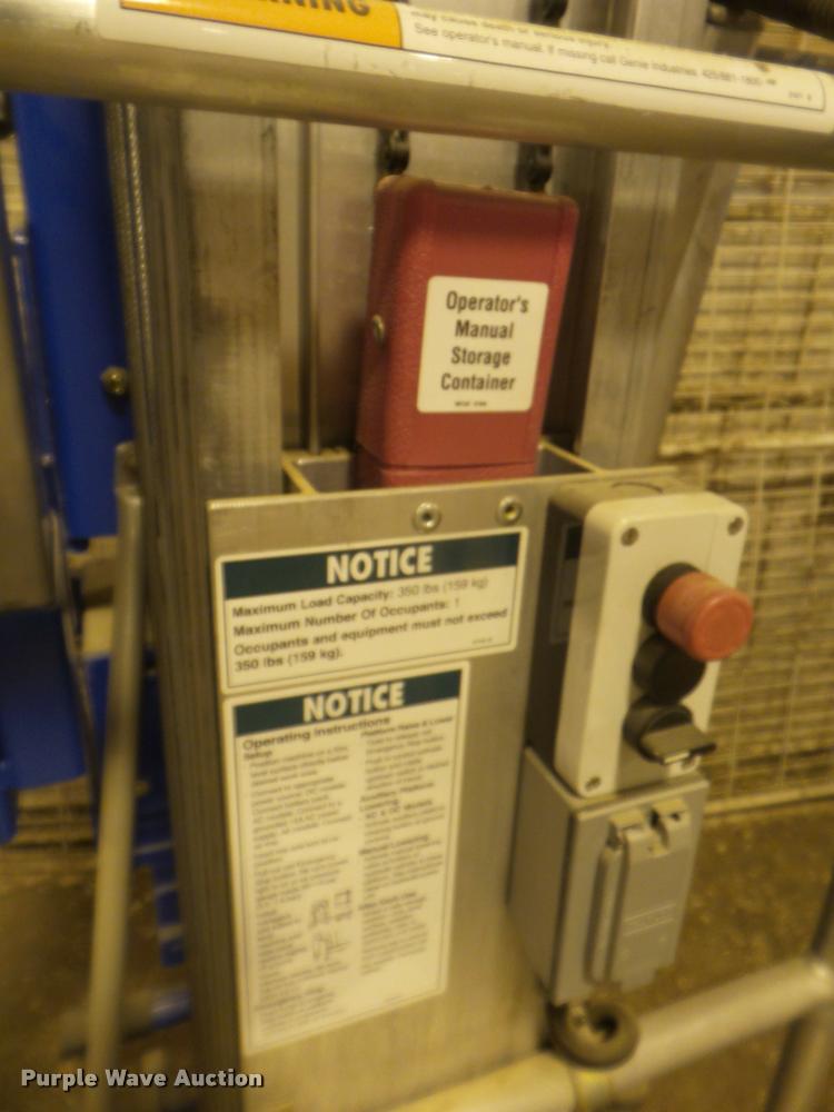 image for item AP9557 1999 Genie AWP-25S man lift